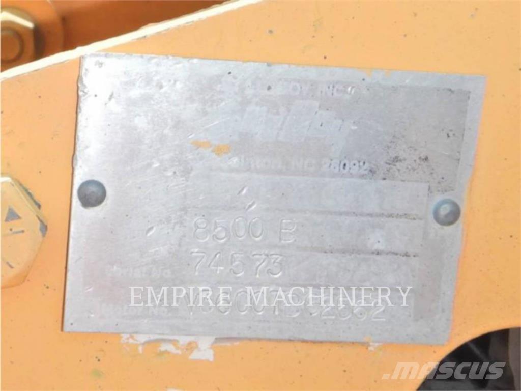 LeeBoy L8500B Aszfalt terítõ gépek