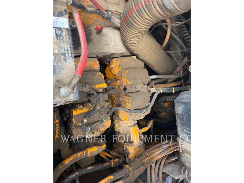 LeeBoy L8816 T Aszfalt terítõ gépek