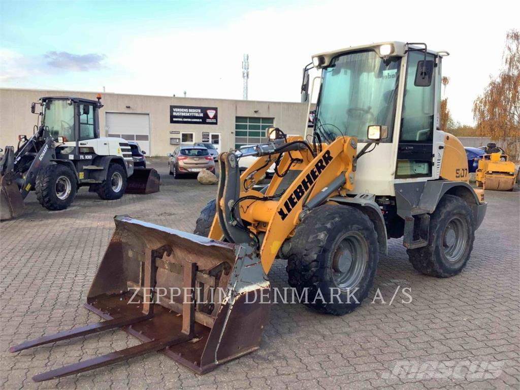 Liebherr 507 Gumikerekes homlokrakodók