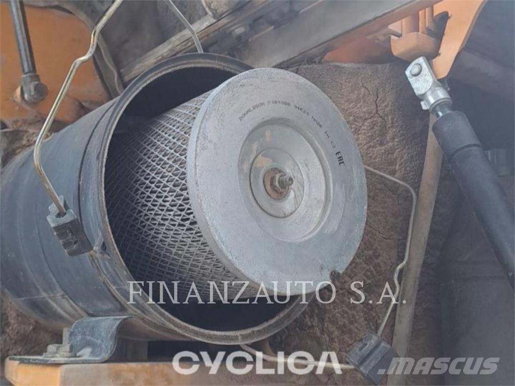 Liebherr A310B Gumikerekes kotrók