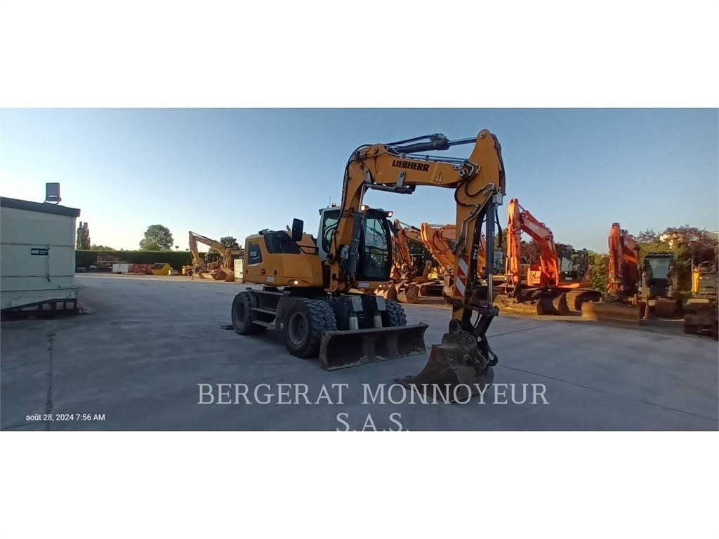 Liebherr A912 Gumikerekes kotrók