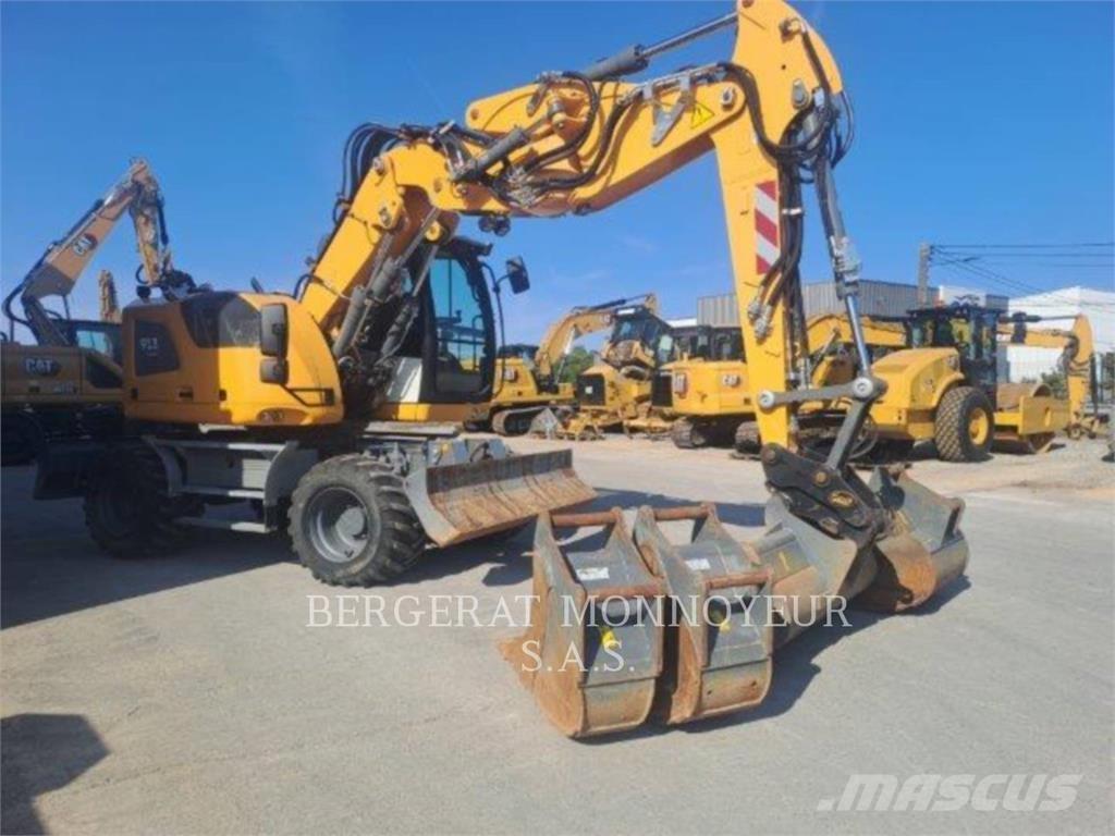 Liebherr A913 Gumikerekes kotrók