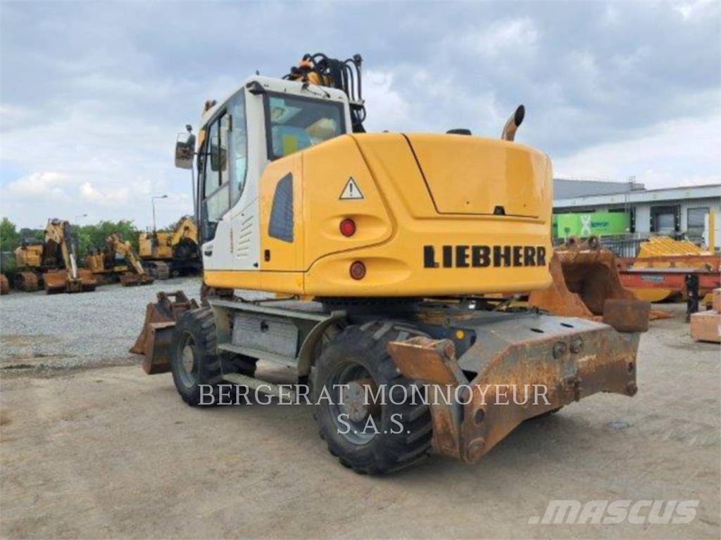 Liebherr A914 Gumikerekes kotrók