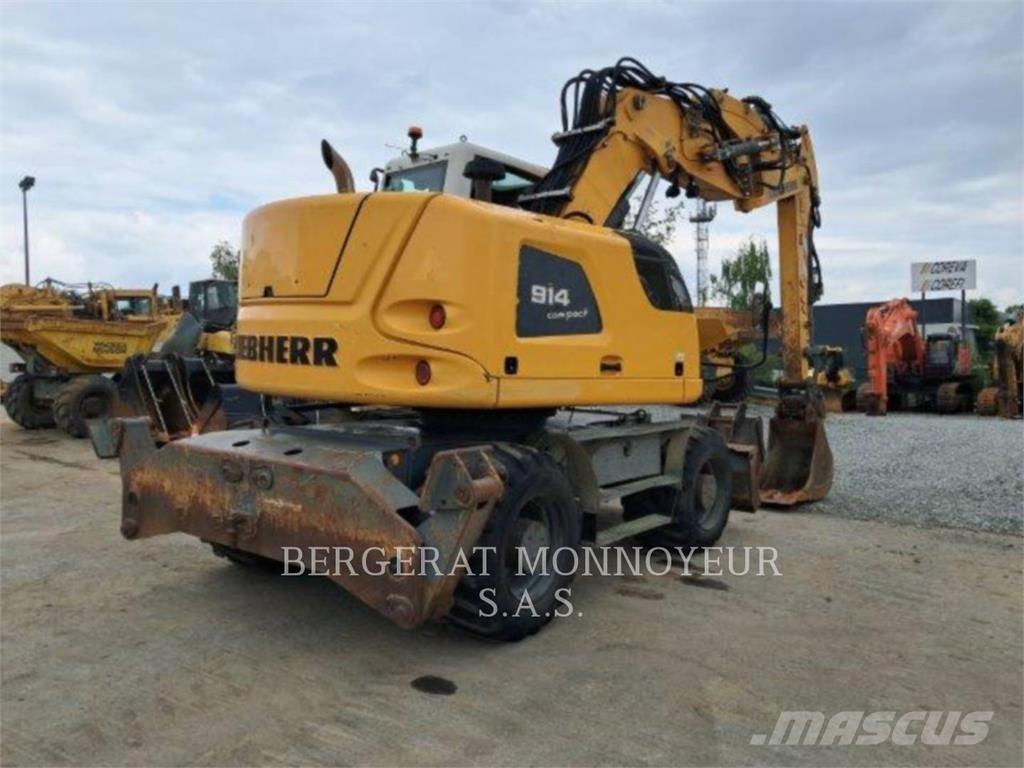 Liebherr A914 Gumikerekes kotrók