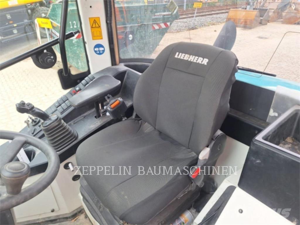Liebherr L506 Gumikerekes homlokrakodók