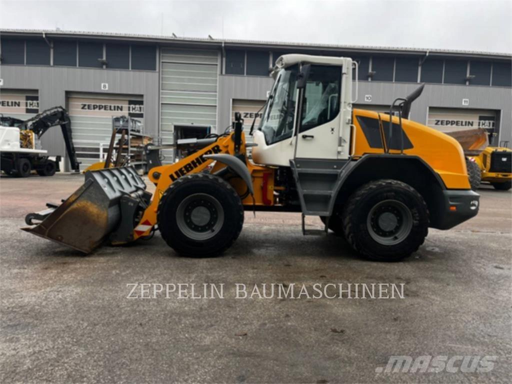Liebherr L526 Gumikerekes homlokrakodók
