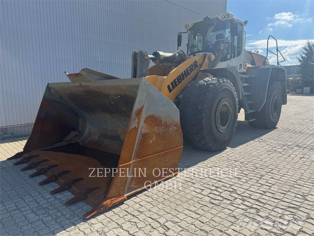 Liebherr L586 Gumikerekes homlokrakodók