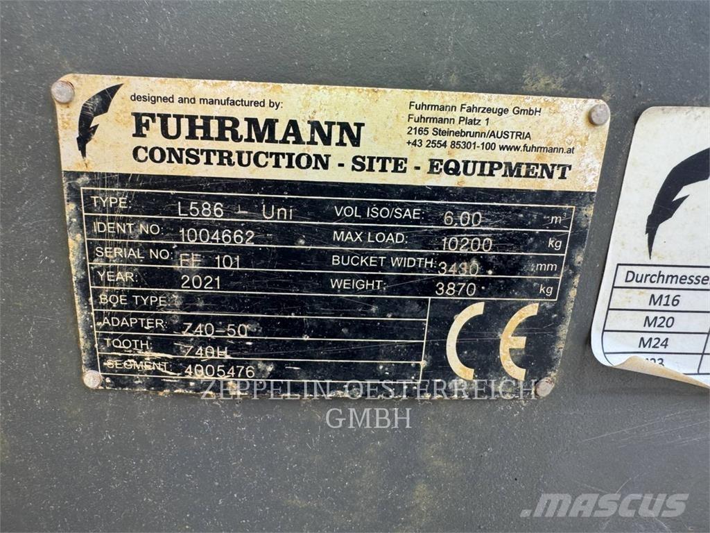 Liebherr L586 Gumikerekes homlokrakodók