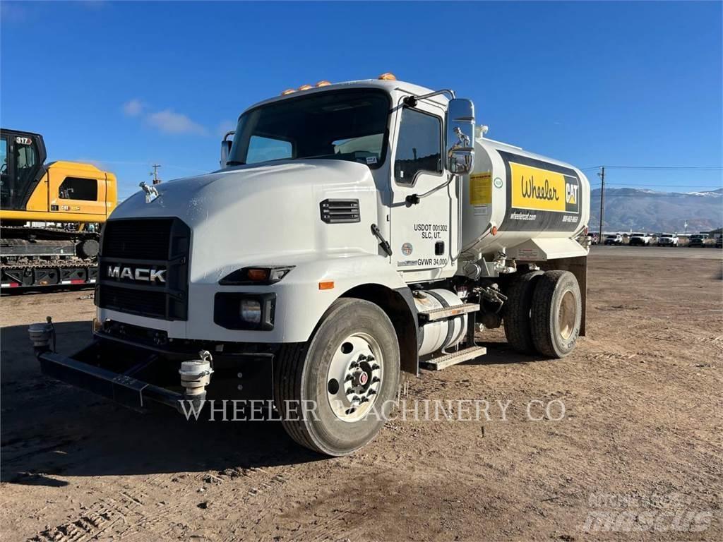 Mack WT2000 A Tartályos teherautók