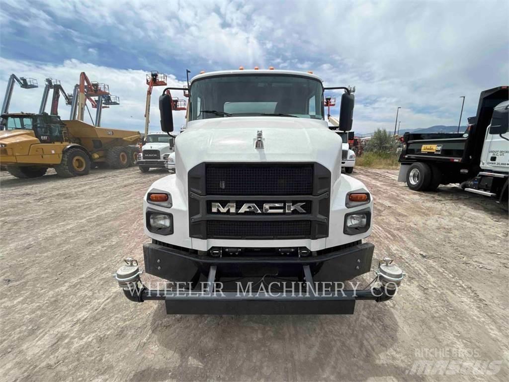 Mack WT2000 A Tartályos teherautók