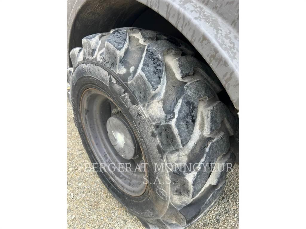 Mecalac AX850 Gumikerekes homlokrakodók