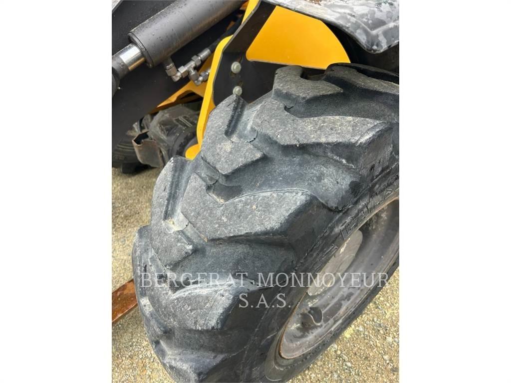 Mecalac AX850 Gumikerekes homlokrakodók