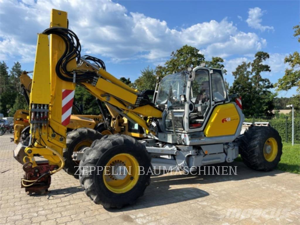 Menzi Muck A91 Gumikerekes kotrók