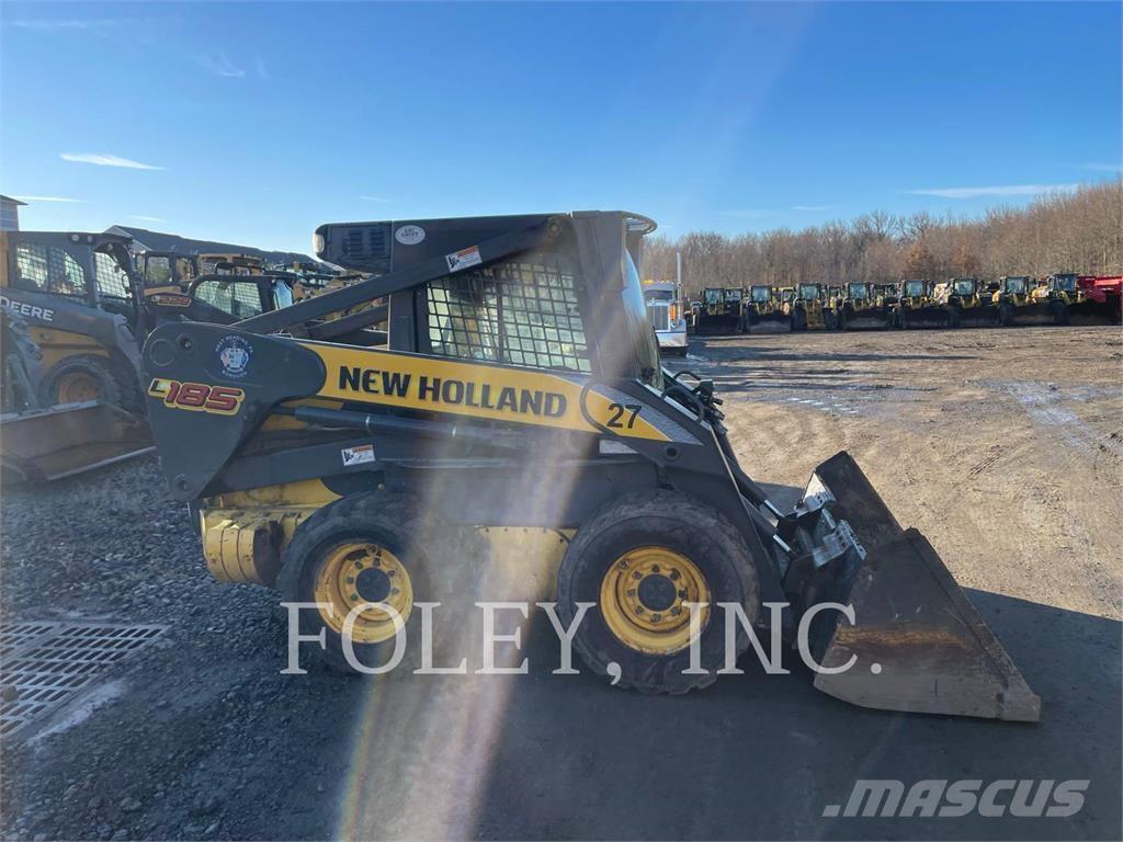New Holland L185 Kompaktrakodók