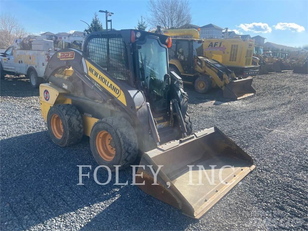 New Holland L223 Kompaktrakodók