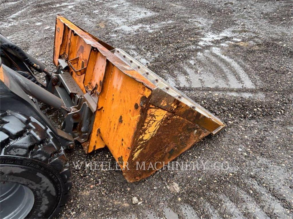 New Holland L328 SSL Kompaktrakodók