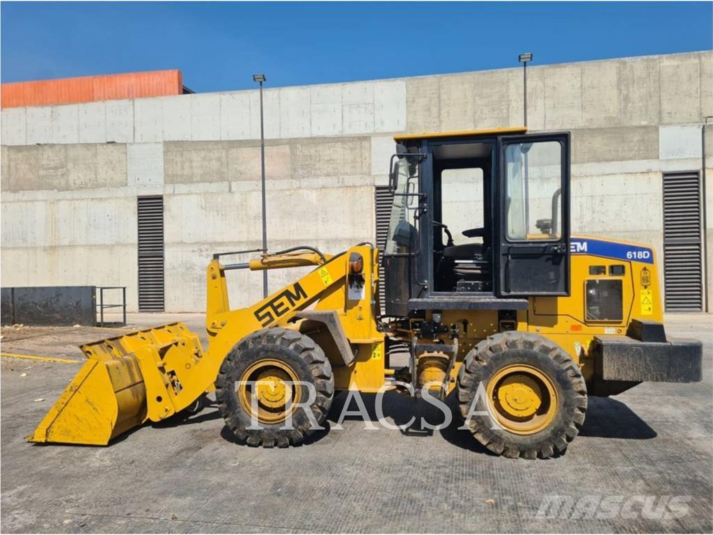 SEM MACHINERY SEM618D Gumikerekes homlokrakodók