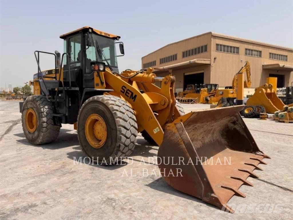 SEM MACHINERY SEM655D Gumikerekes homlokrakodók