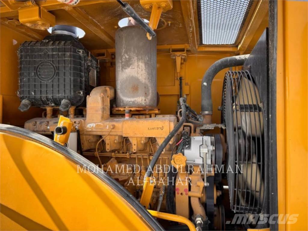 SEM MACHINERY SEM660D Gumikerekes homlokrakodók