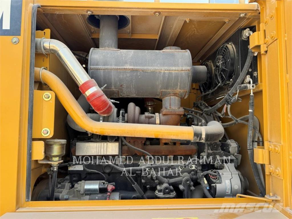 SEM MACHINERY SEM921 Gréderek