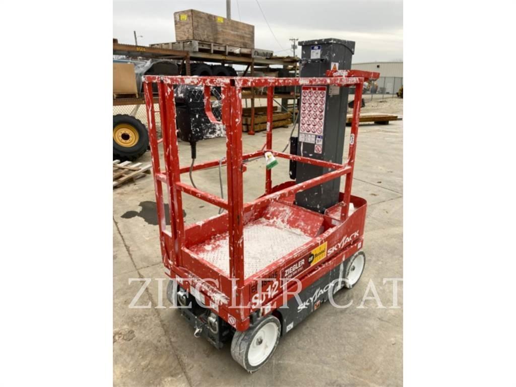 Skyjack SJ12 Ollós emelők