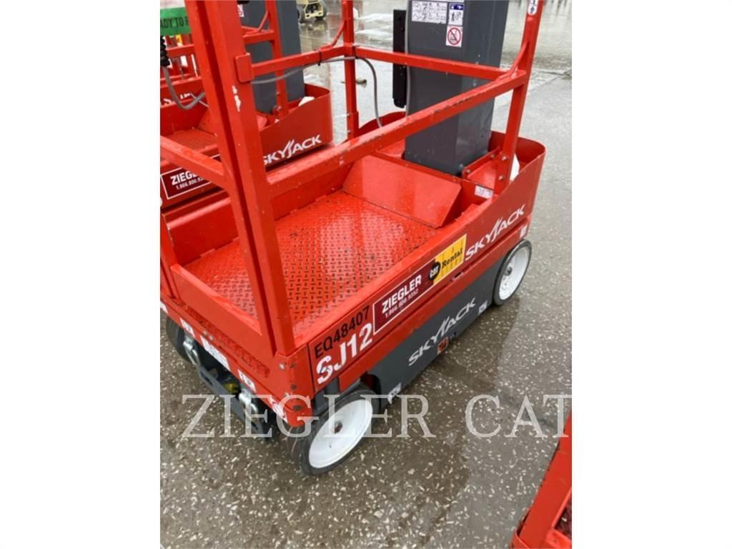 Skyjack SJ12 Ollós emelők