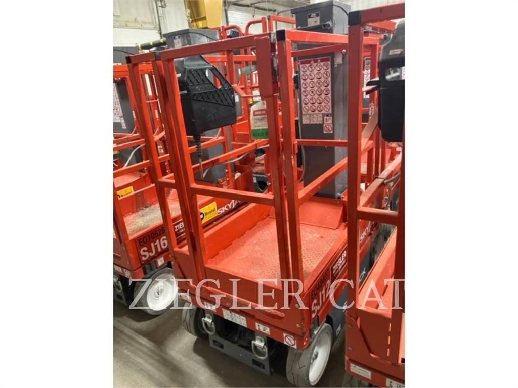 Skyjack SJ12 Ollós emelők