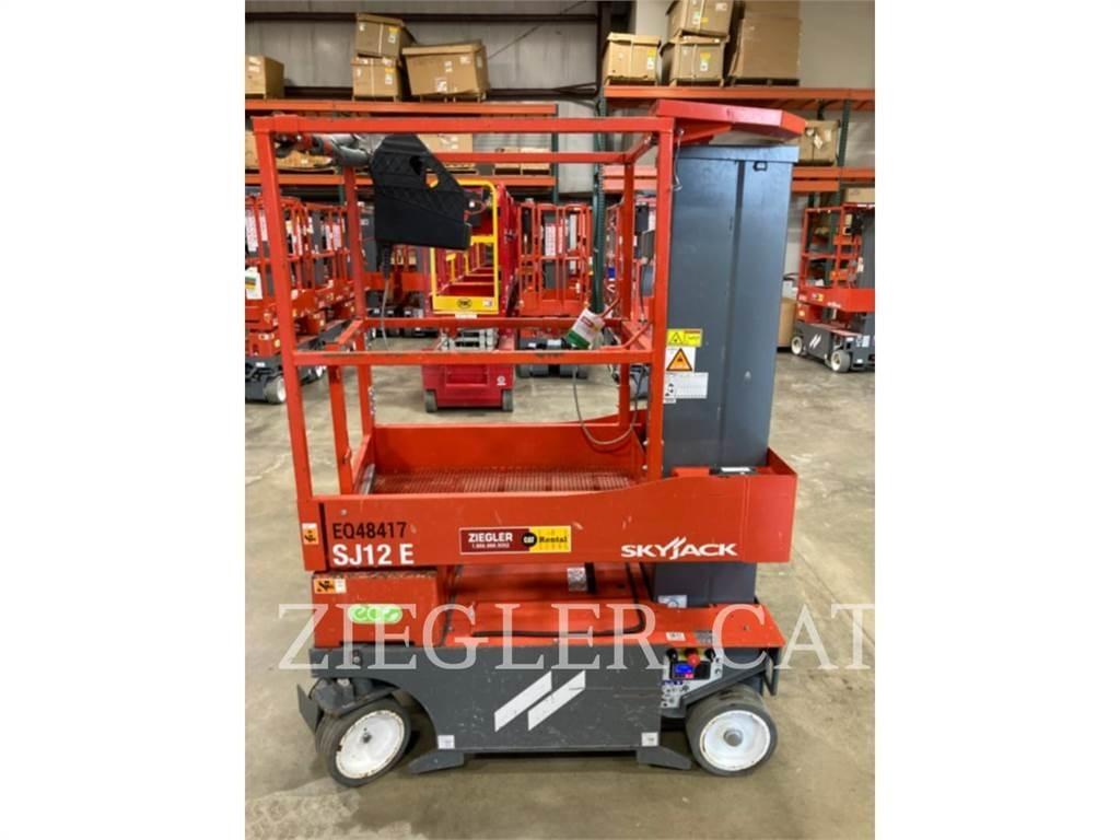 Skyjack SJ12 Ollós emelők