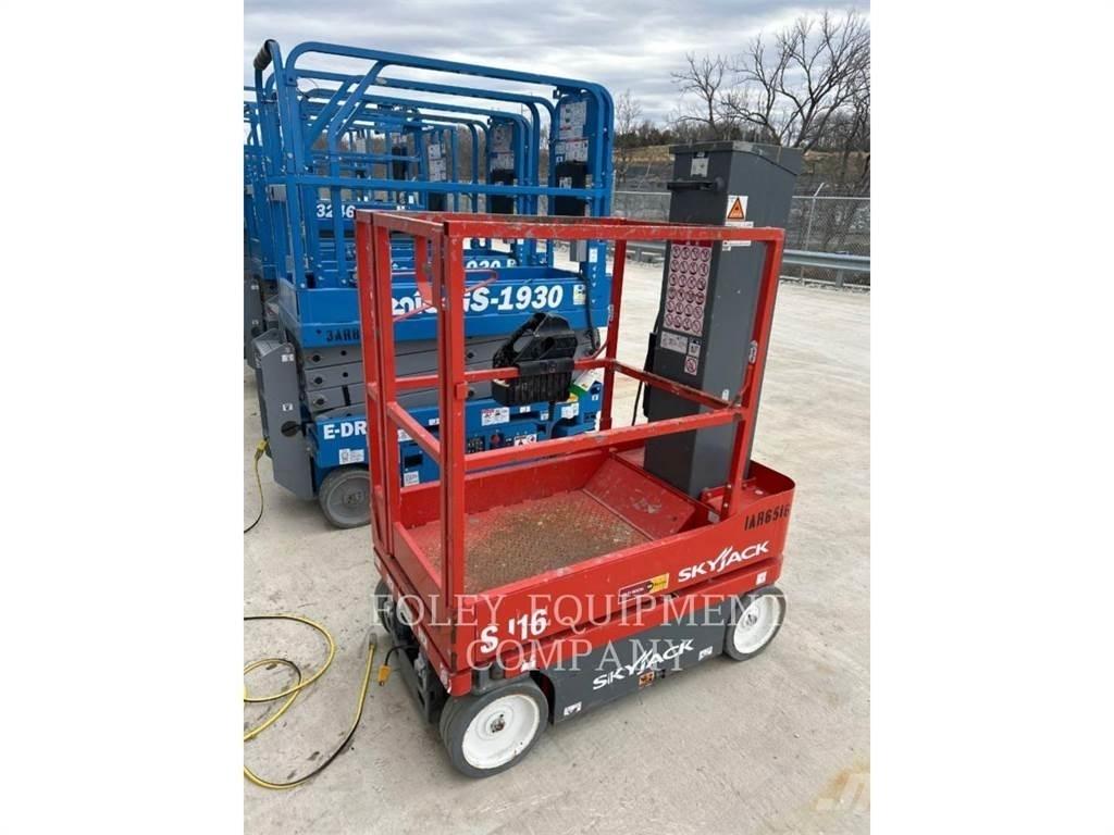 Skyjack SJ16 Ollós emelők