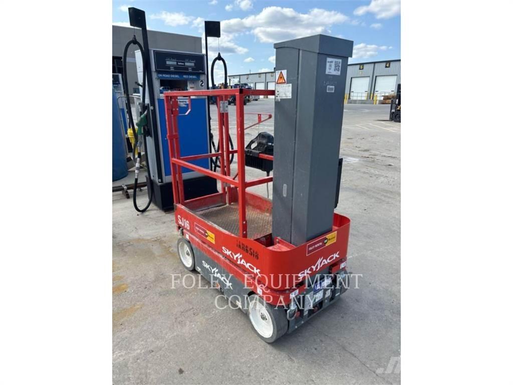 Skyjack SJ16 Ollós emelők