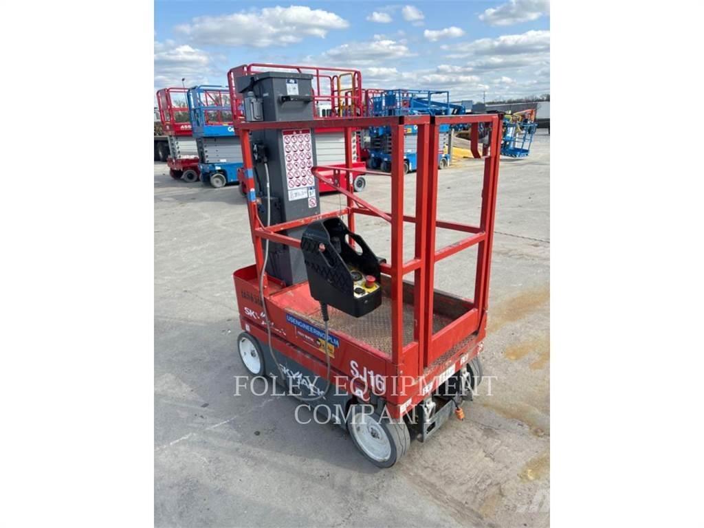 Skyjack SJ16 Ollós emelők