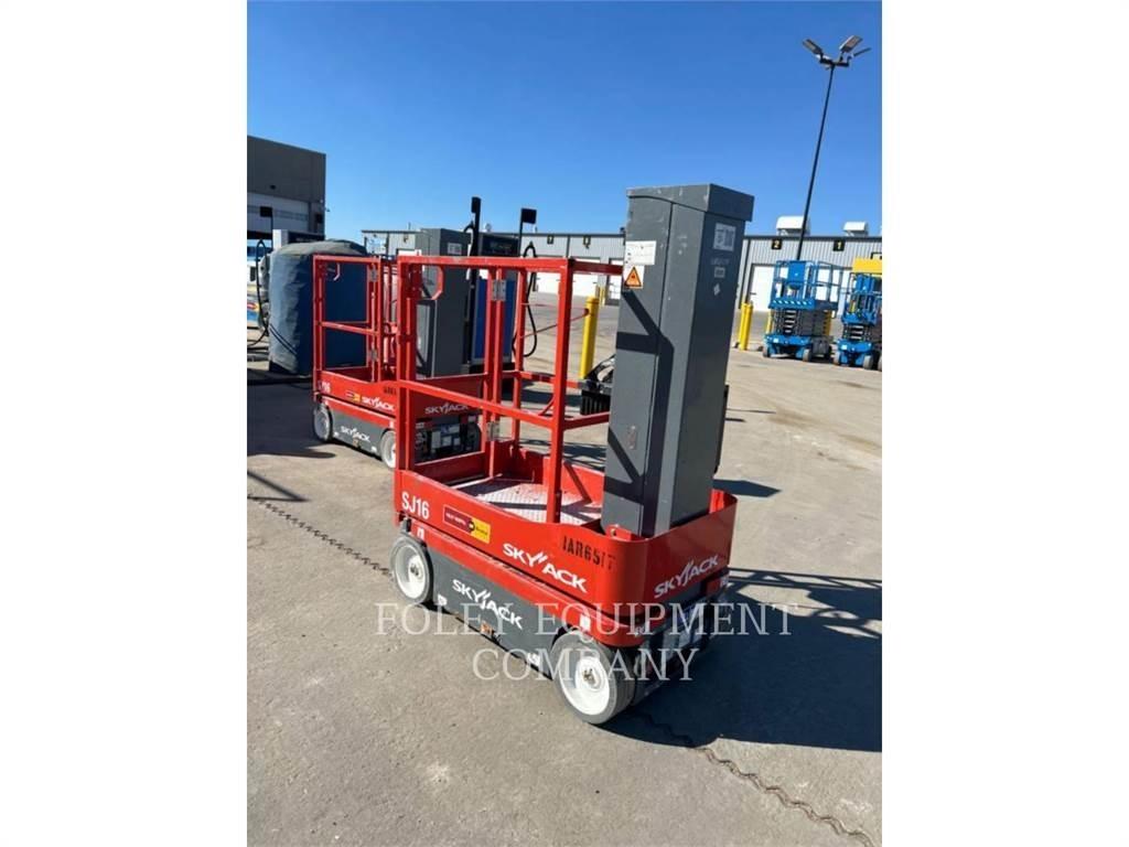Skyjack SJ16 Ollós emelők