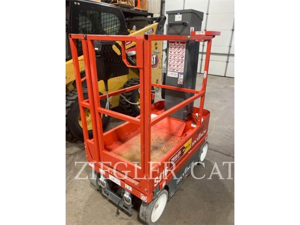 Skyjack SJ16 Ollós emelők