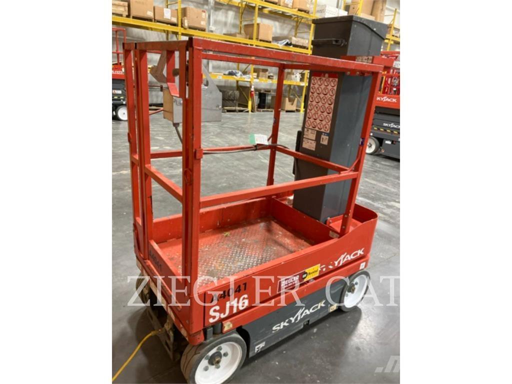Skyjack SJ16 Ollós emelők