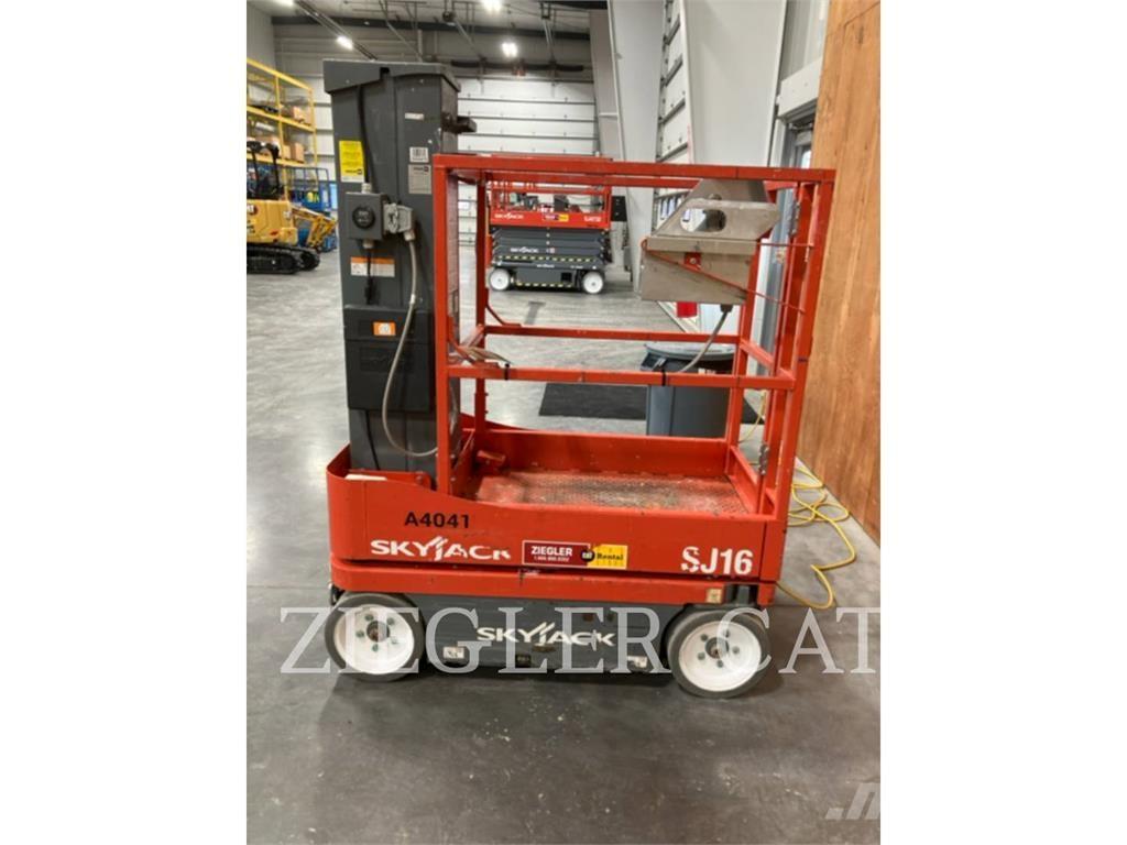 Skyjack SJ16 Ollós emelők
