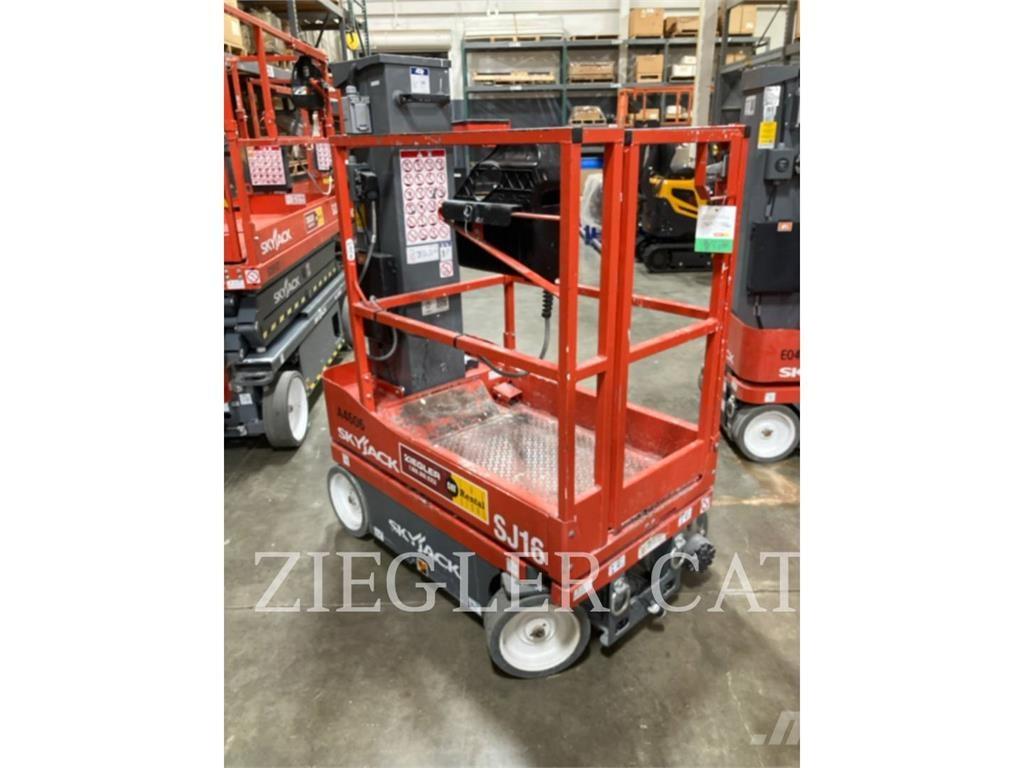Skyjack SJ16 Ollós emelők