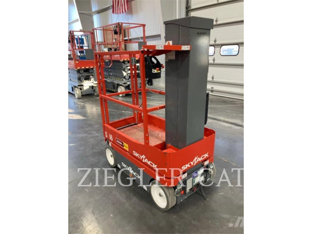 Skyjack SJ16 Ollós emelők
