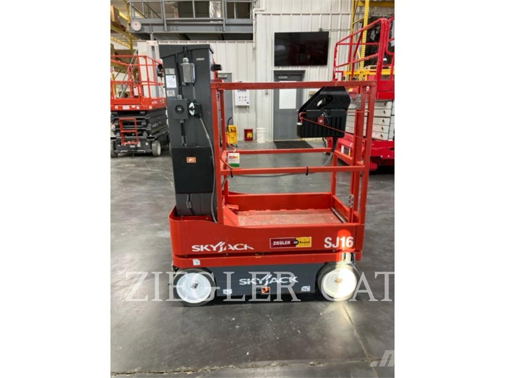 Skyjack SJ16 Ollós emelők