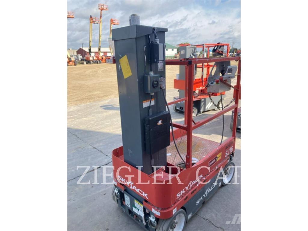 Skyjack SJ16 Ollós emelők