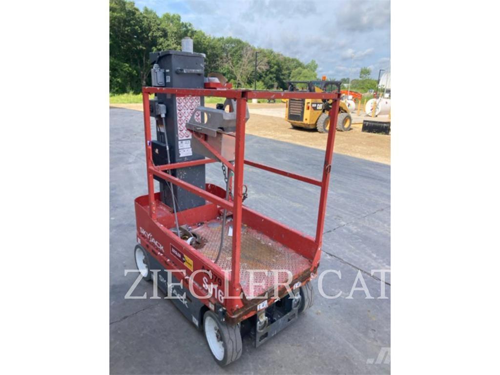 Skyjack SJ16 Ollós emelők