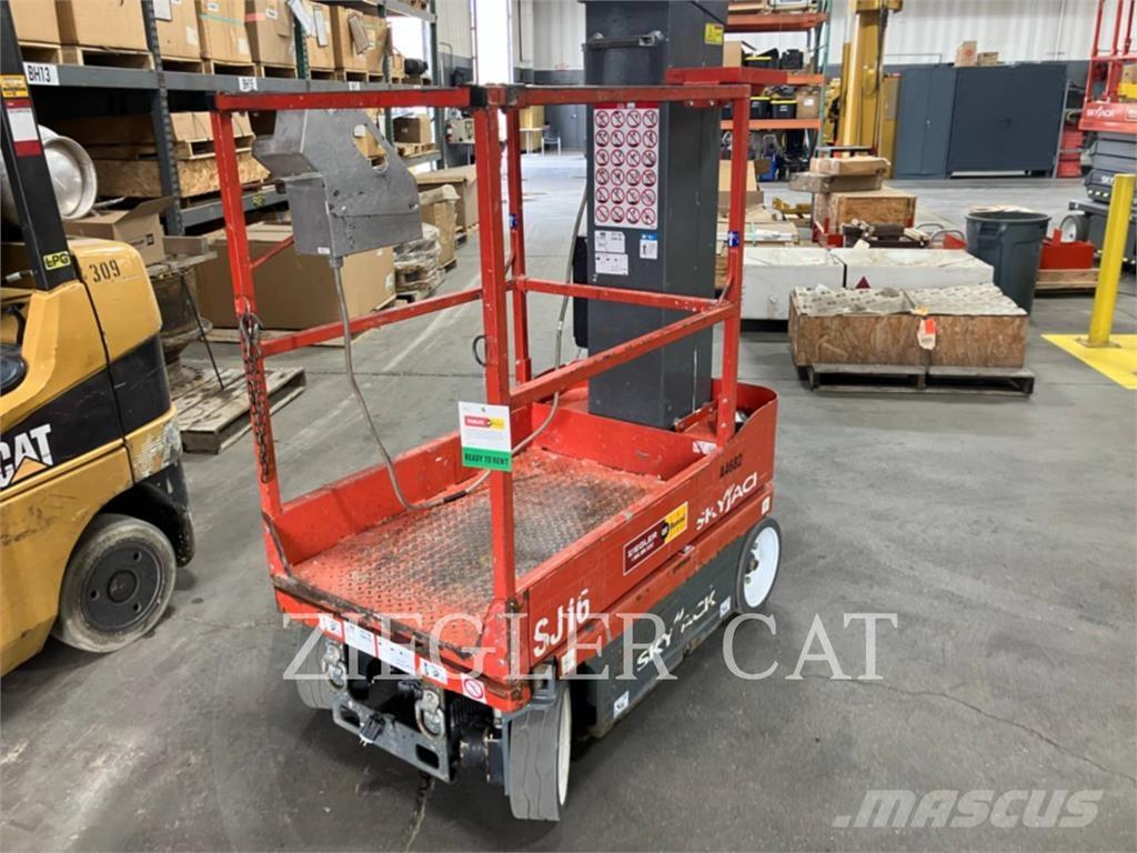 Skyjack SJ16 Ollós emelők