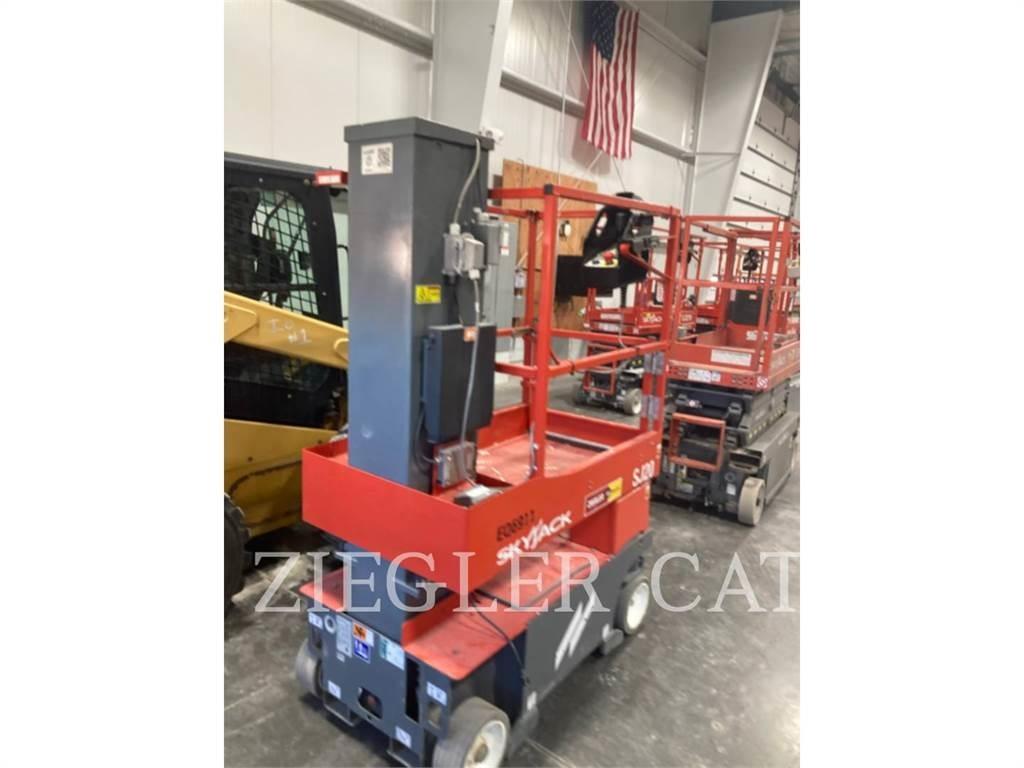 Skyjack SJ20 Ollós emelők