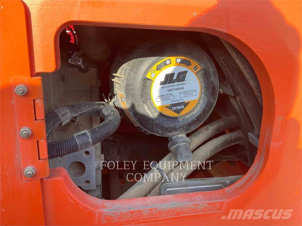 SkyTrak 8042 Teleszkópos rakodók