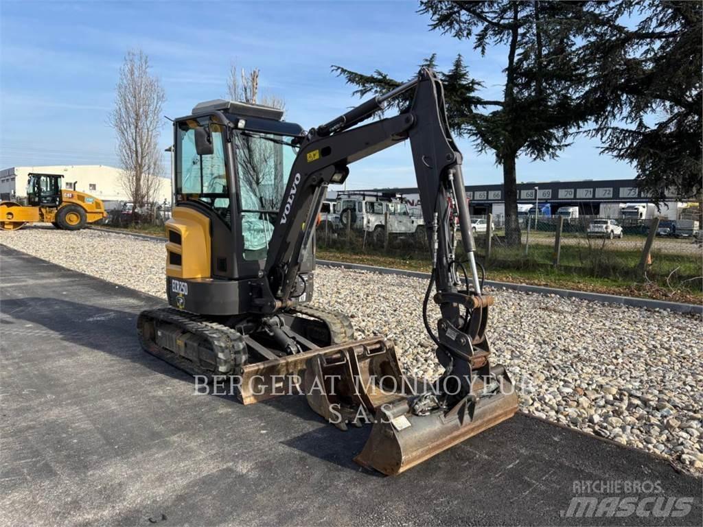 Volvo ECR25D Lánctalpas kotrók