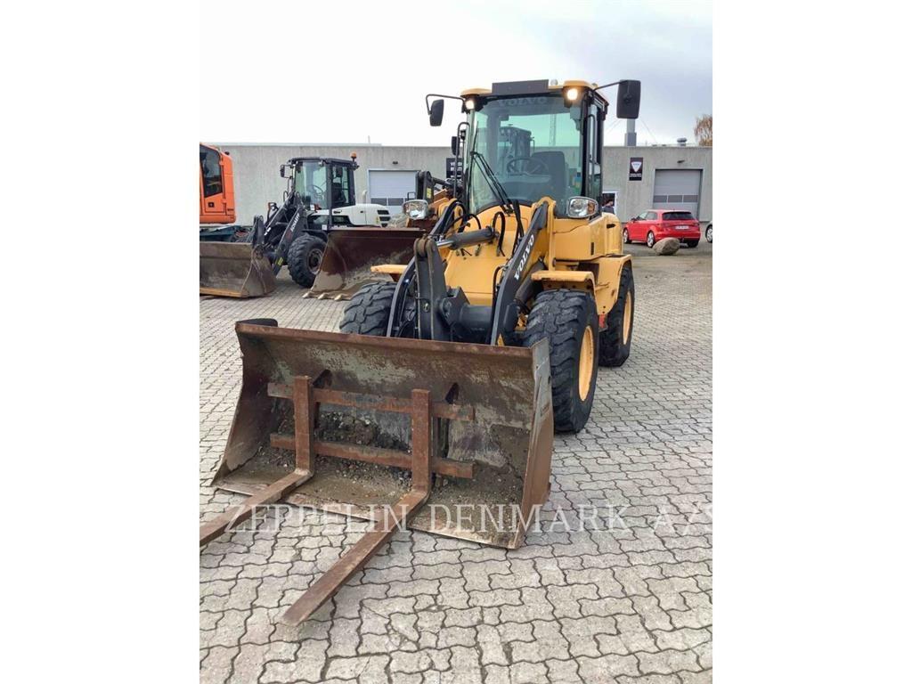 Volvo L30G Gumikerekes homlokrakodók