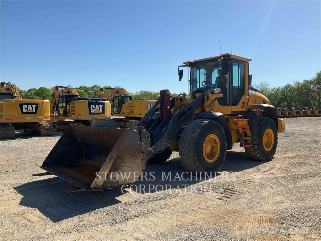 Volvo L60H. Gumikerekes homlokrakodók