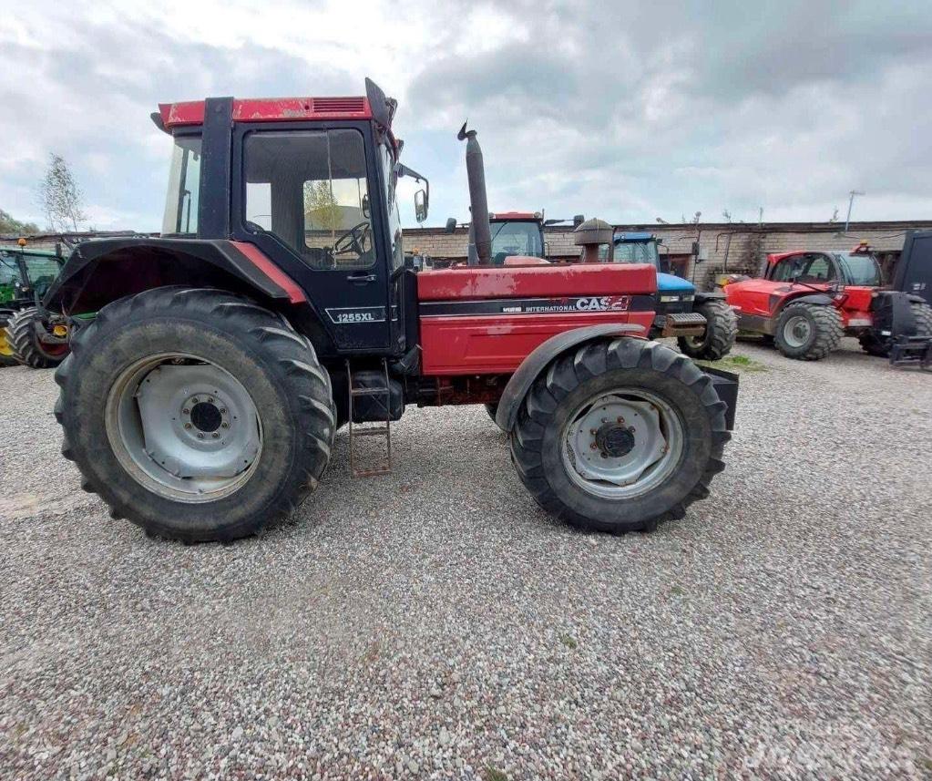 Case IH 1255 XL Traktorok