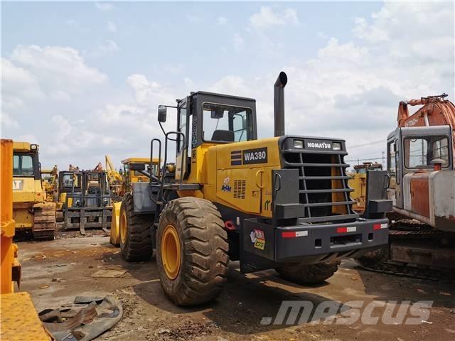 Komatsu WA 380 Gumikerekes homlokrakodók