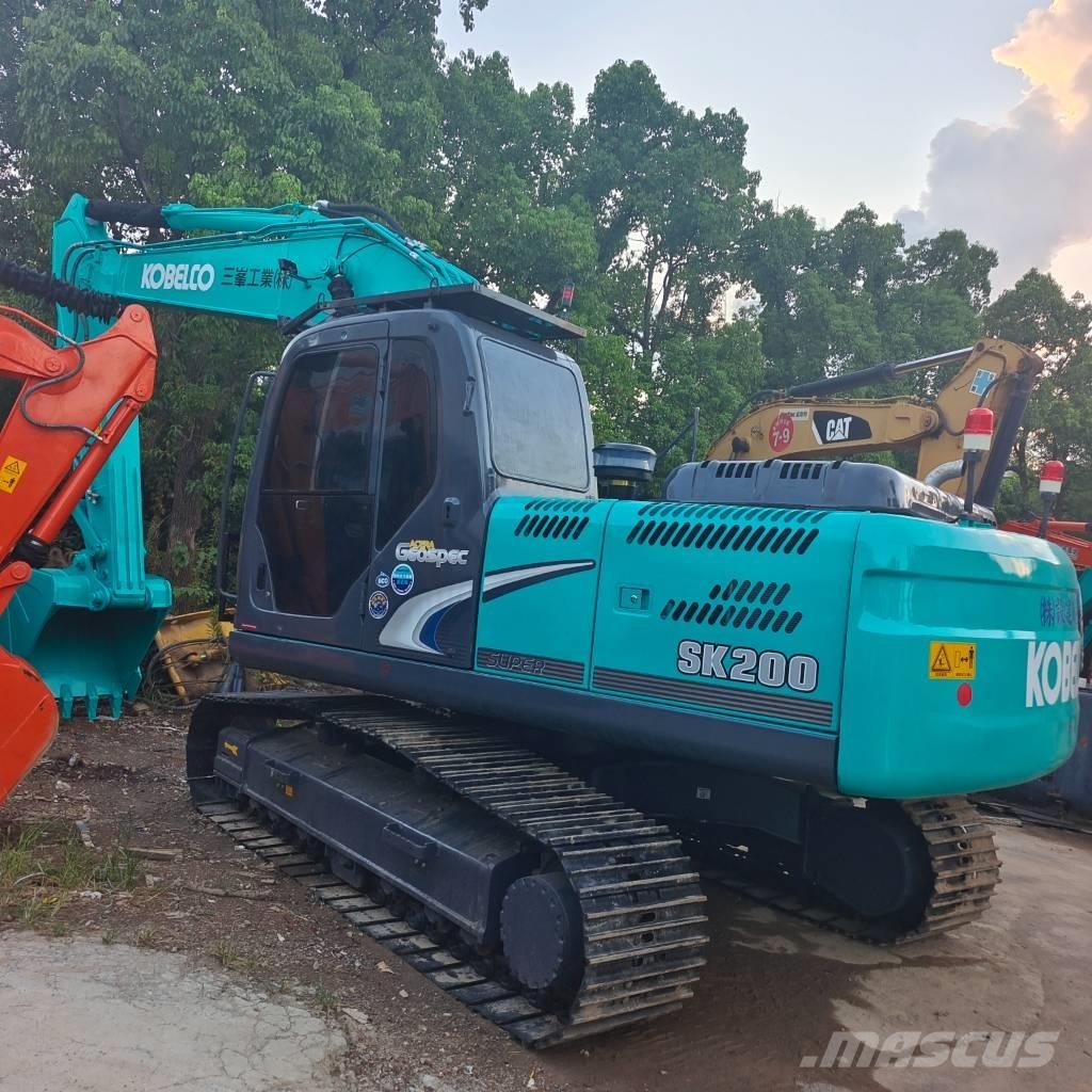 Kobelco SK 200 Lánctalpas kotrók