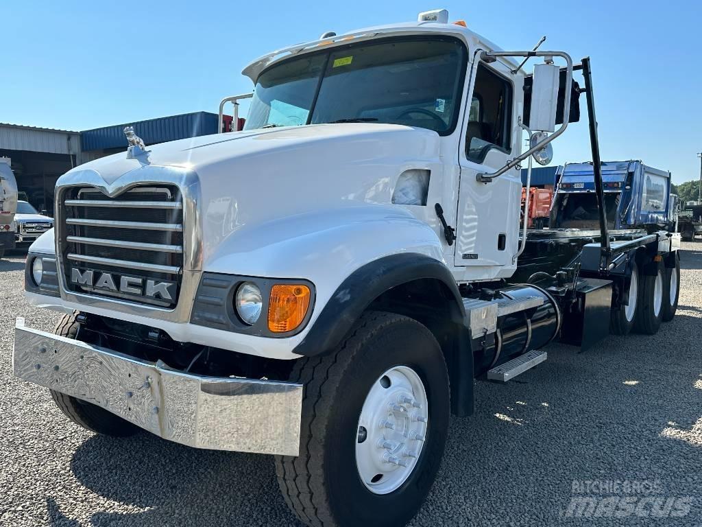 Mack GRANITE CV713 Multifunkciós teherautók